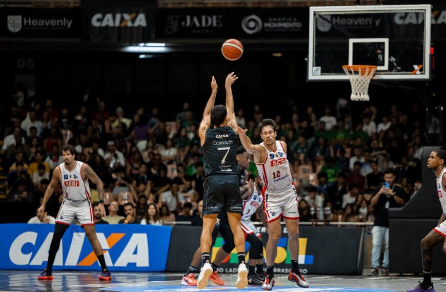 Brasília Basquete luta, mas perde para o líder Franca em casa