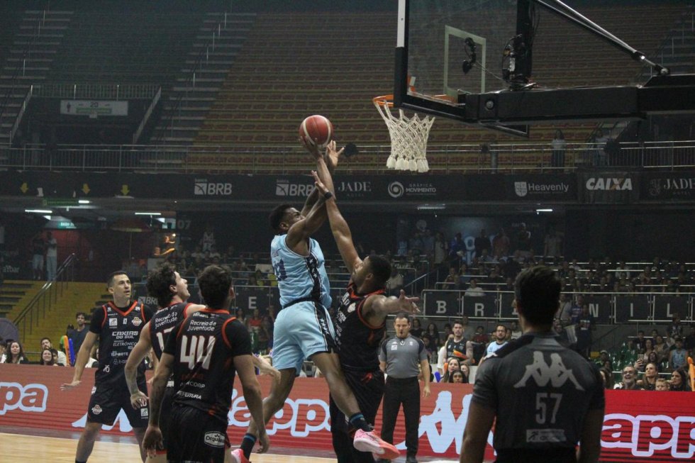 Brasília vence Caxias em casa no primeiro jogo dos playoffs