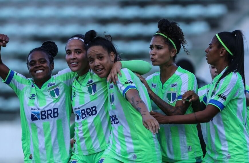 Rafaela faz dois de pênalti e Minas Brasília vence o Ação-MT na Série A2