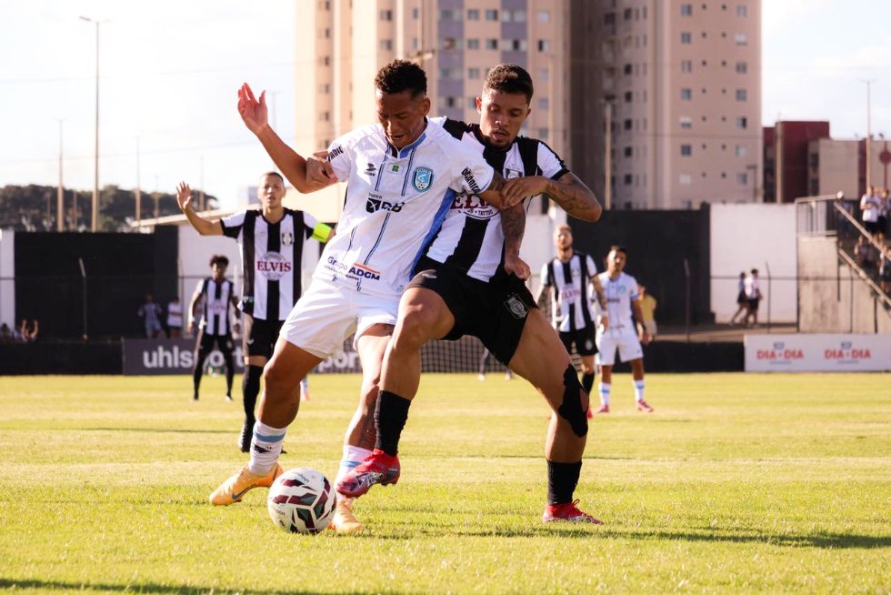 Capital vence o Ceilândia, segue entre os primeiros da tabela e complica rival