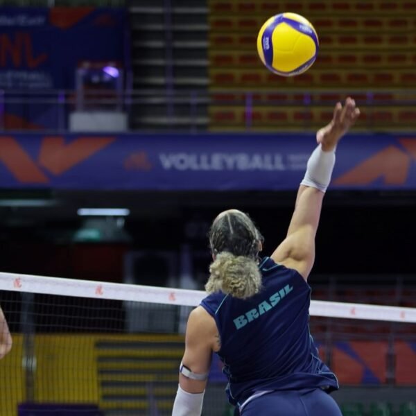 Seleção feminina encerra preparação e foca em estreia na VNL