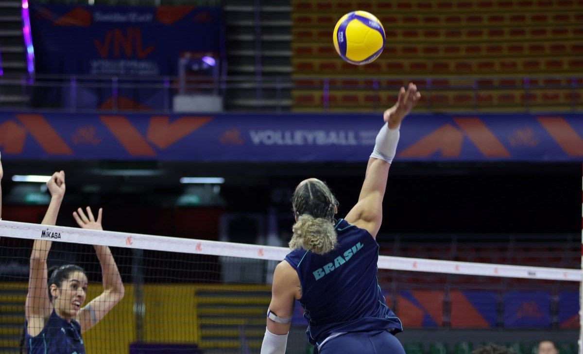Seleção feminina encerra preparação e foca em estreia na VNL