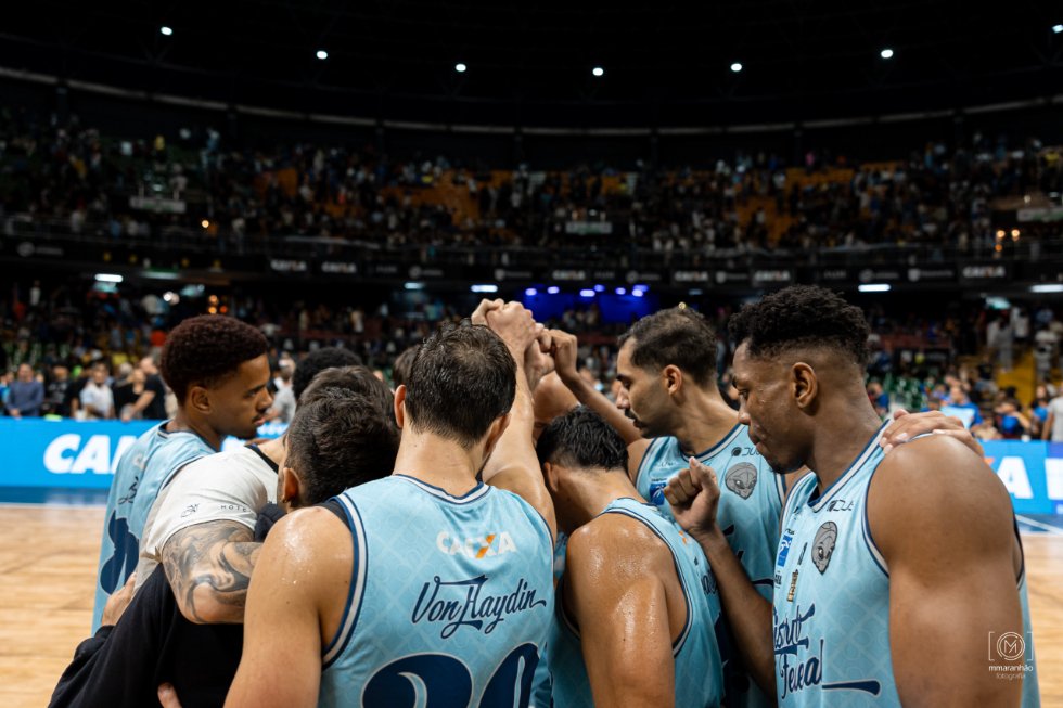 CAIXA Brasília fecha temporada histórica e projeta temporada com torneio internacional emporada 25/26: Melhor defesa do NBB, terceira colocação e Nilson Nelson cheio