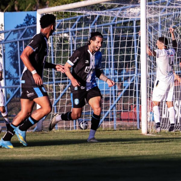 Capital goleia a Aparecidense no JK, garante classificação e segue vivo na Série D