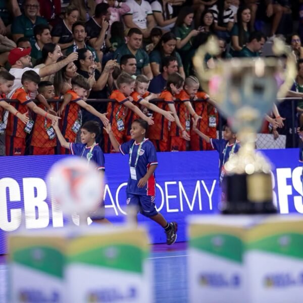 Taça Brasil de Futsal Sub-09 começa com casa cheia em Brasília