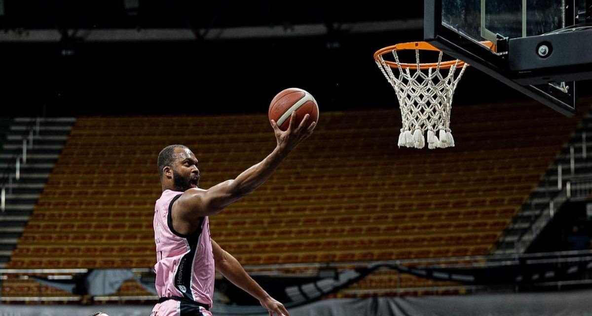 Com placar centenário, Brasília vence Corinthians na estreia do NBB