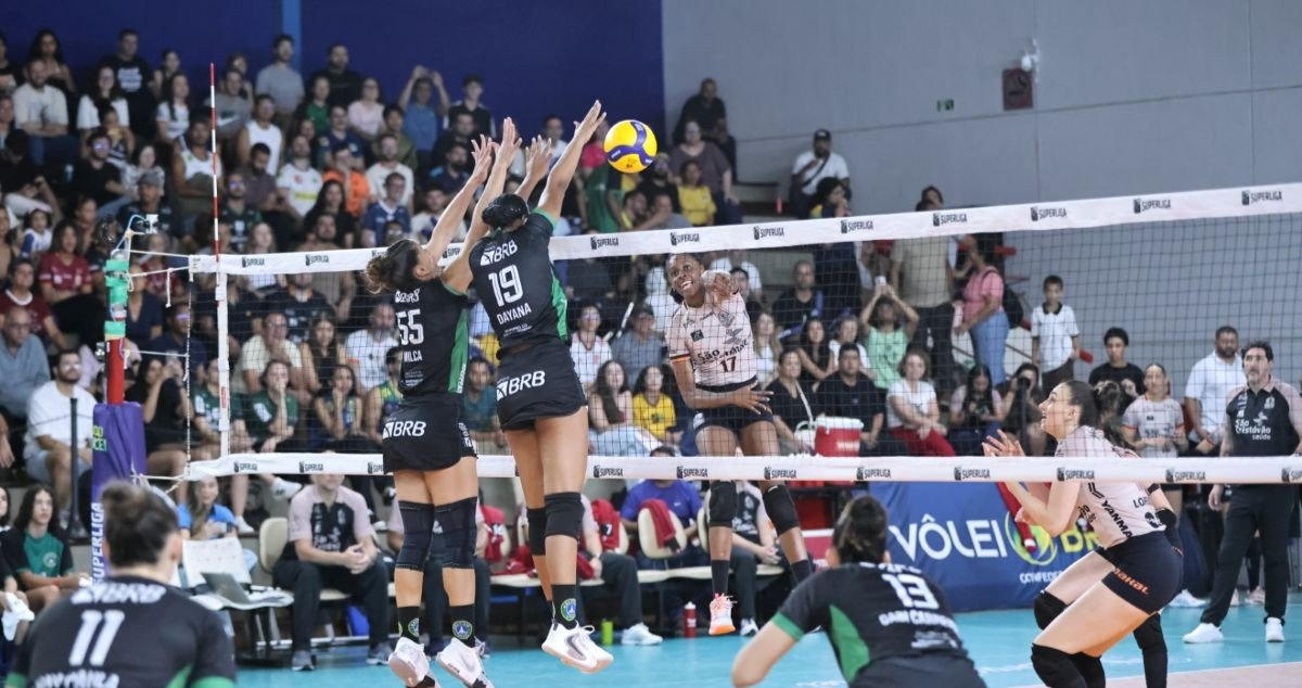 Brasília Vôlei faz jogo duro no início, mas perde para o Osasco na estreia da Superliga